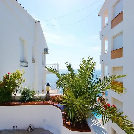 Pretty With Balcony Apartment *